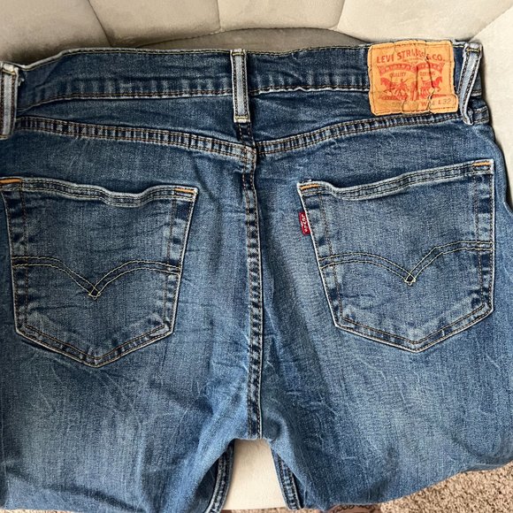 Levi Strauss Co . Medium/Light Wash Style Number 502 - Picture 6 of 7